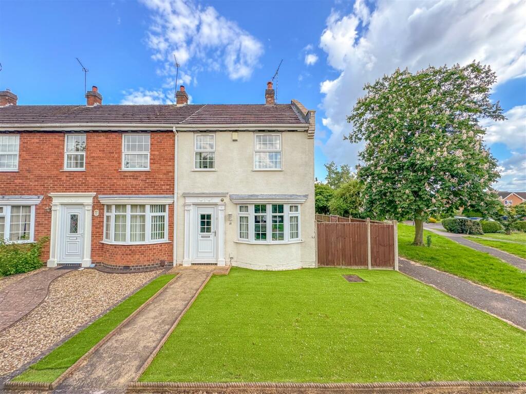 2 bedroom end of terrace house for sale in Pangbourne Close, St Nicolas