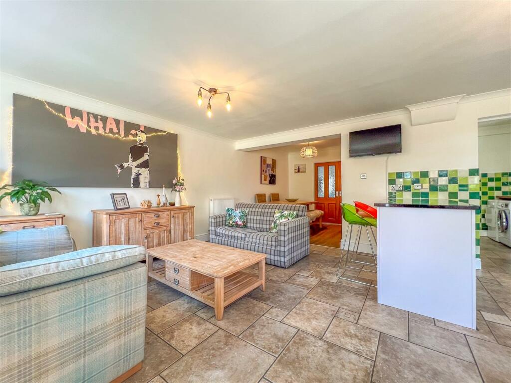 Additional property image - Higham Lane, Nuneaton