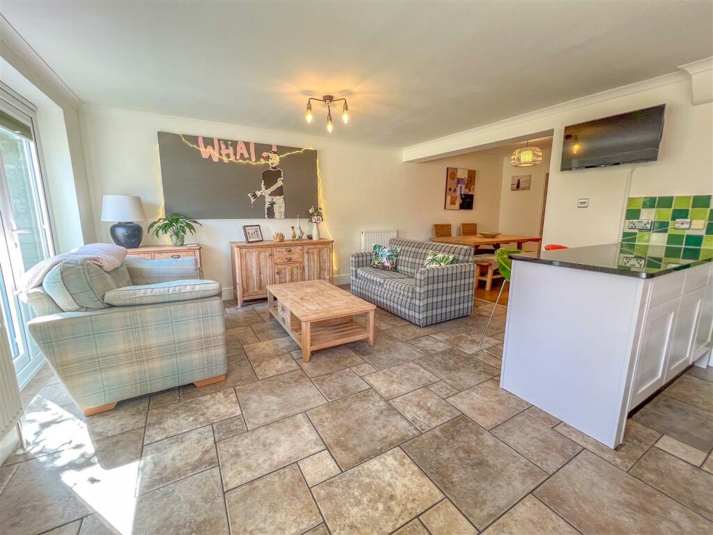 Additional property image - Higham Lane, Nuneaton