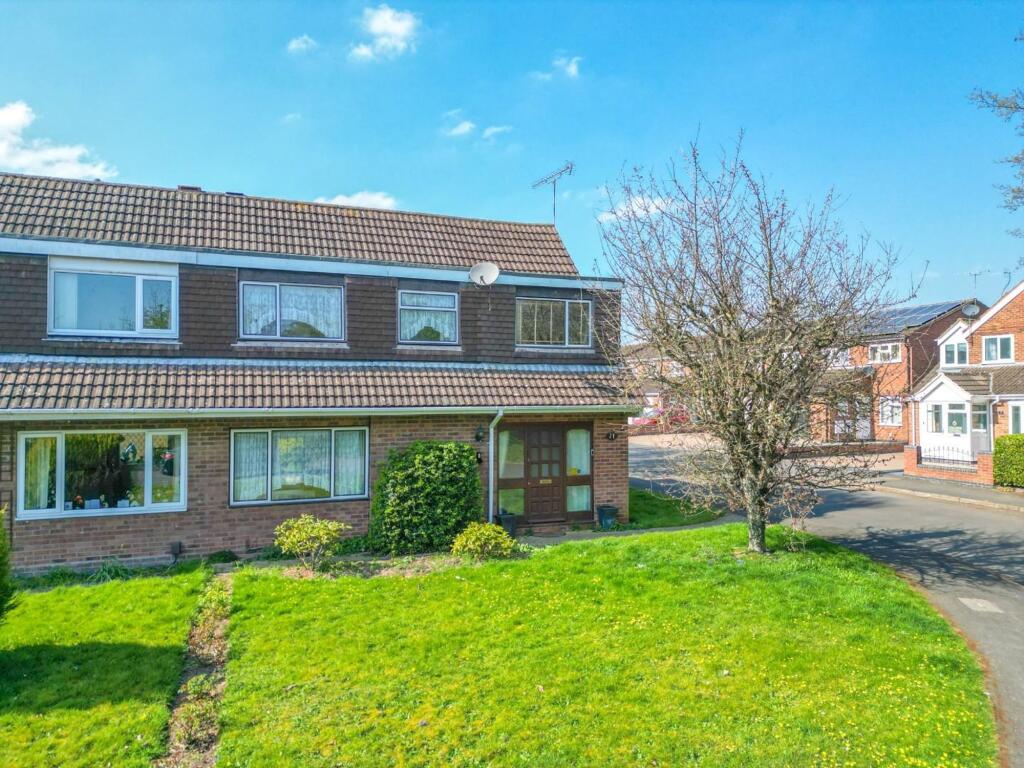 Main image of property: Queensway, Nuneaton, CV10