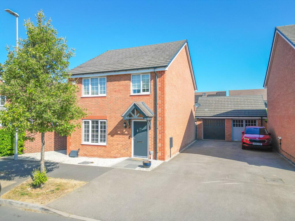 Main image of property: Lower Farm Way, Nuneaton, CV10