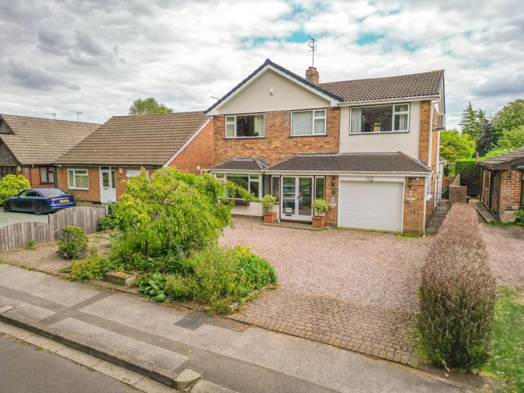 Main image of property: Magyar Crescent, Nuneaton, CV11