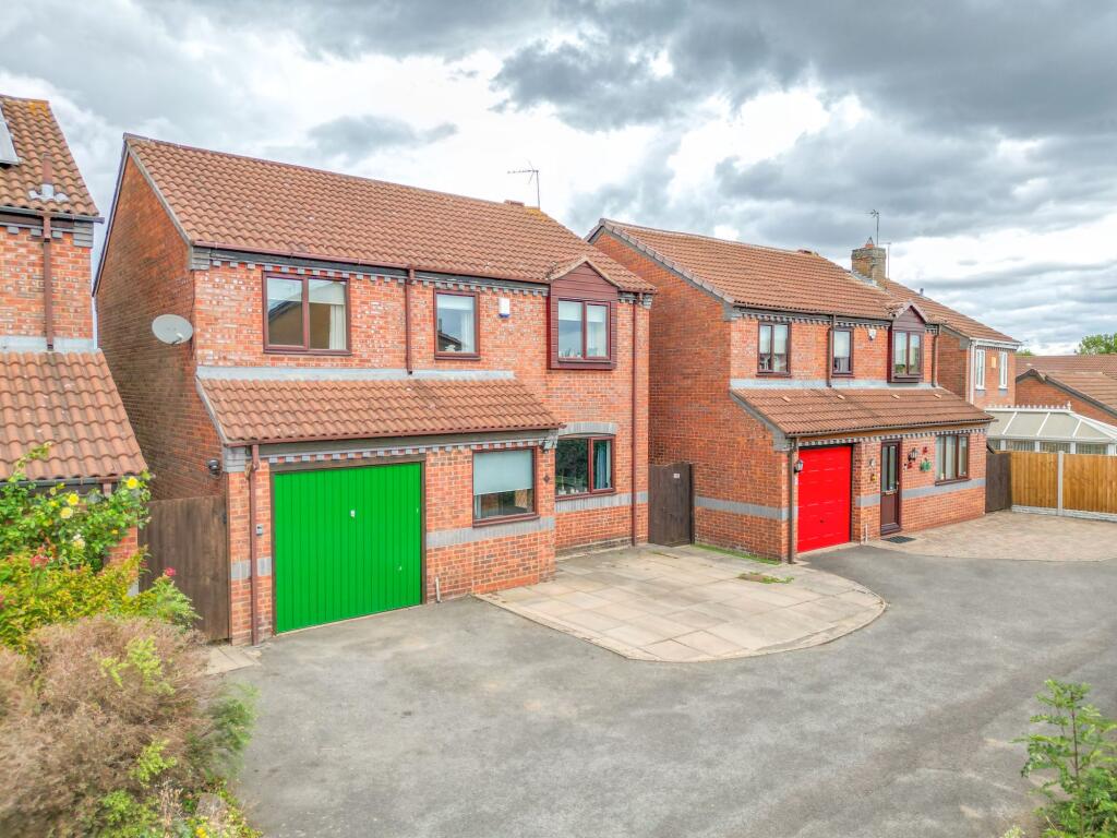 Main image of property: Farriers Way, Nuneaton, CV11