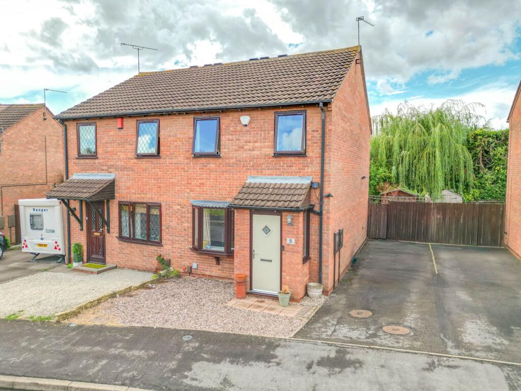 Main image of property: Brixham Close, Nuneaton, CV11
