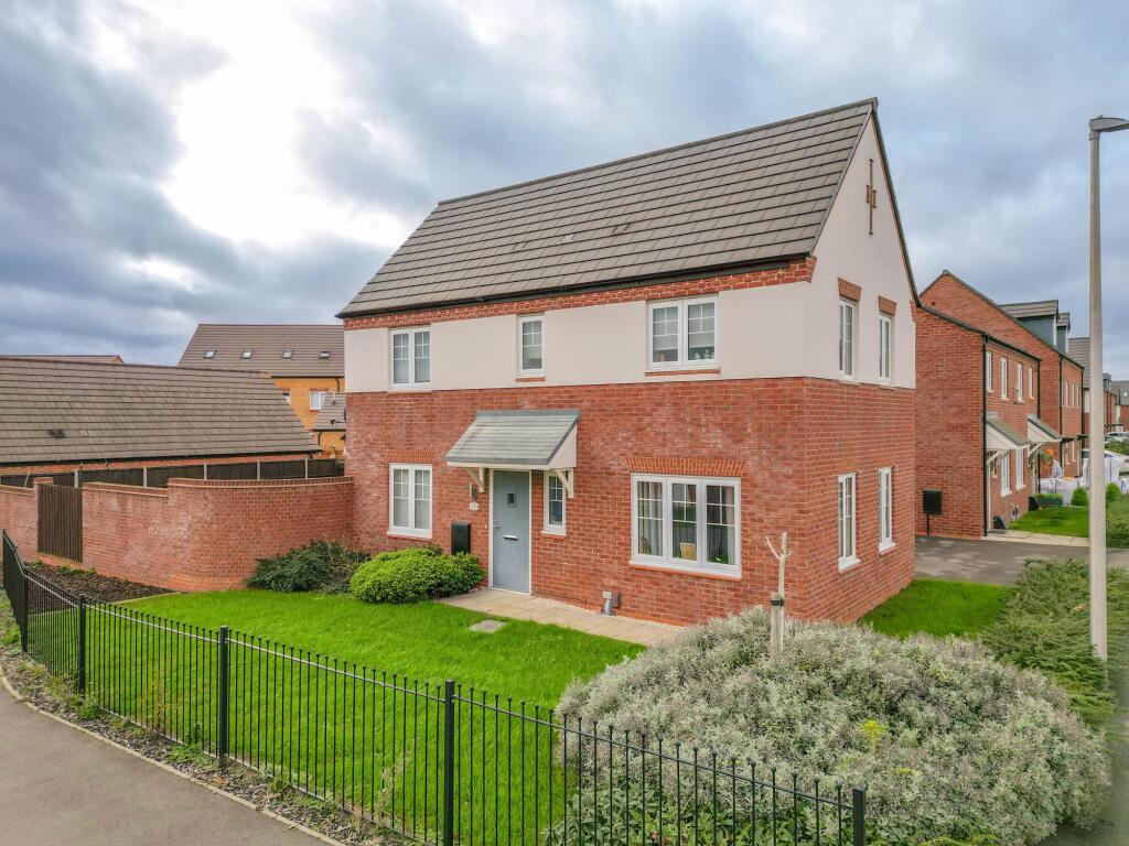 Main image of property: Edgedale Road, Nuneaton, CV11