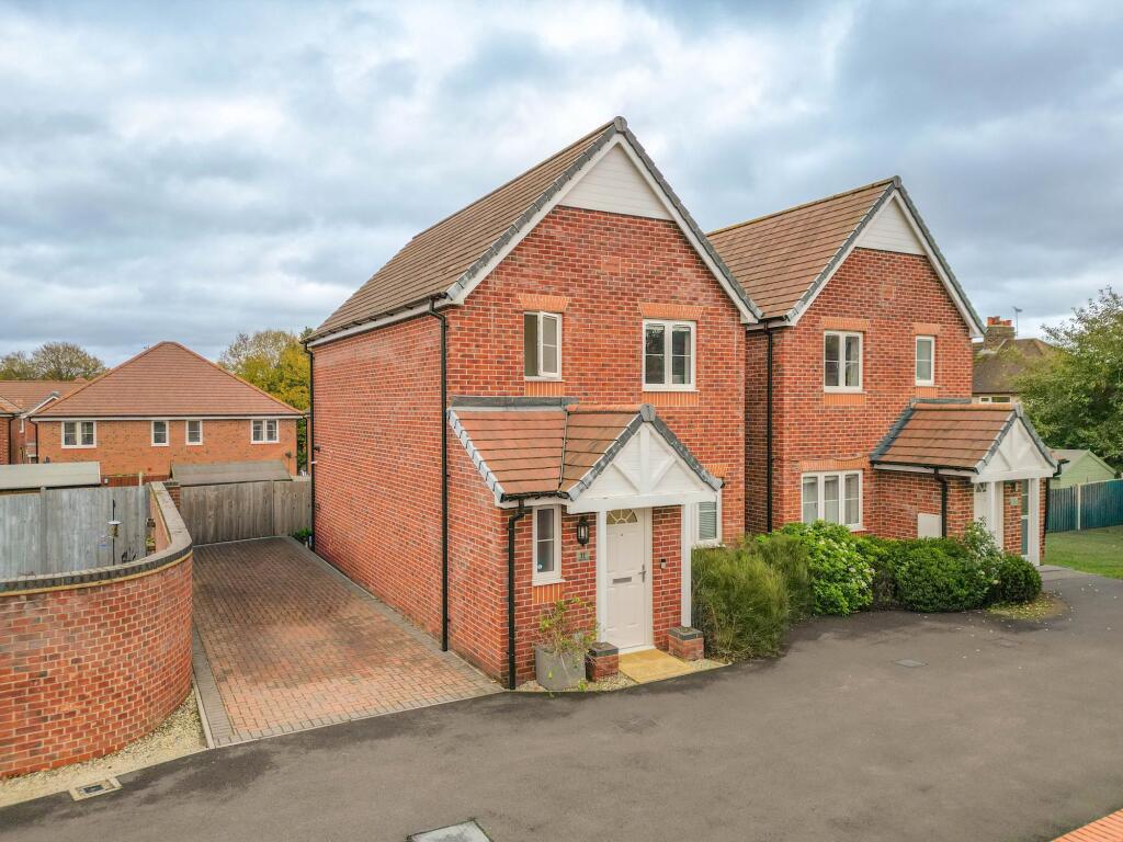Main image of property: Maize Way, Nuneaton, CV10
