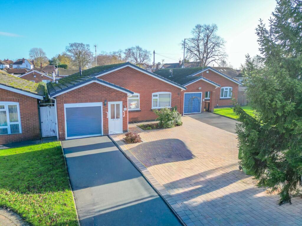 Main image of property: Higham Lane, Nuneaton, CV11