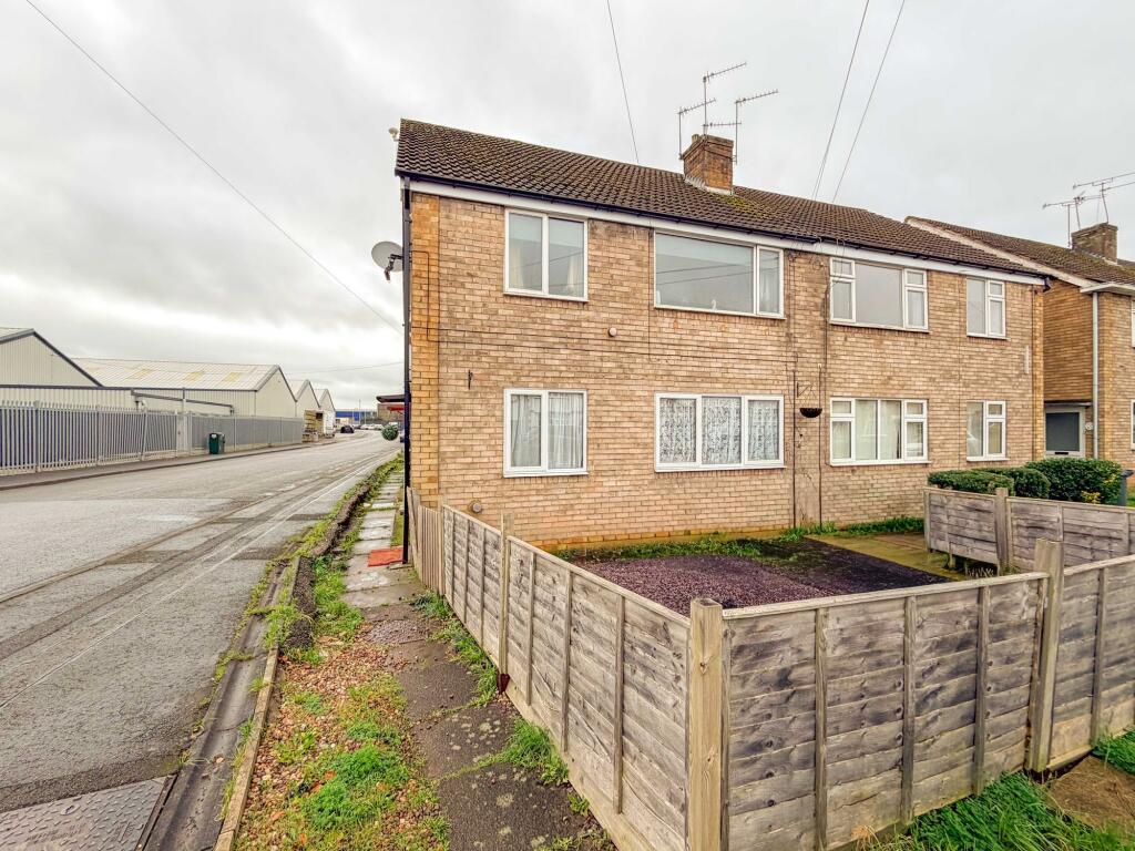 Main image of property: Oaston Road, Nuneaton, CV11