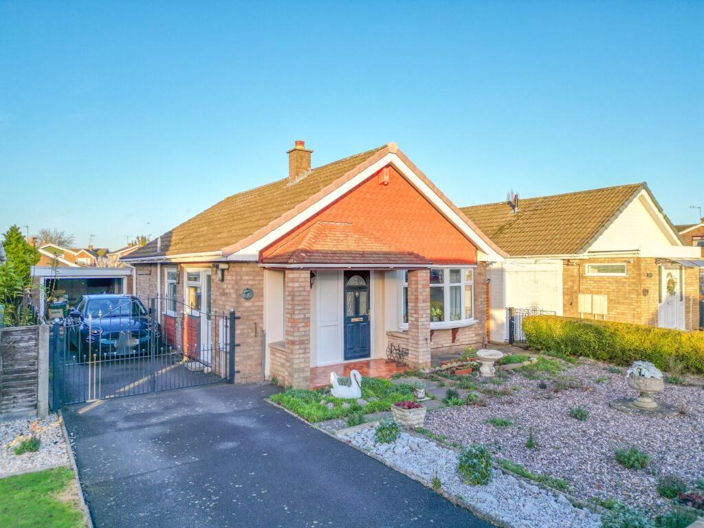 Main image of property: Thirlmere Avenue, Nuneaton, CV11