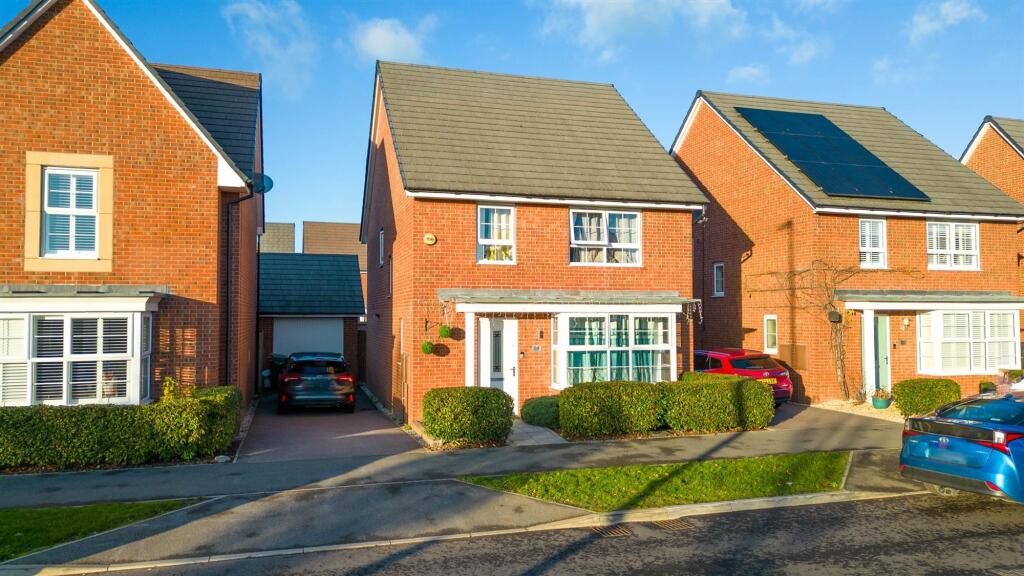 Main image of property: Topiary Road, Nuneaton, CV10