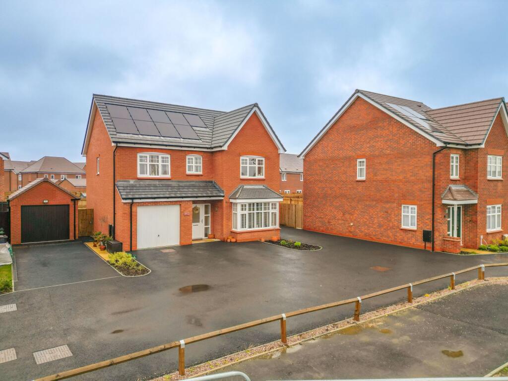 Main image of property: Crown Lane, Nuneaton, CV11