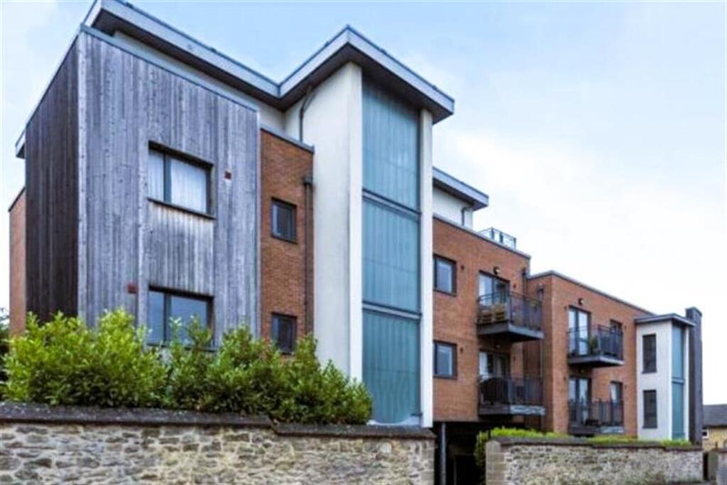 Main image of property: Spire View, 120 Crescent Road, Oxford, OX4