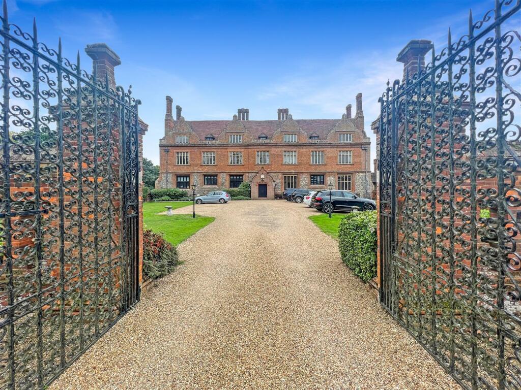 Main image of property: Astonbury Manor,, Aston, Stevenage