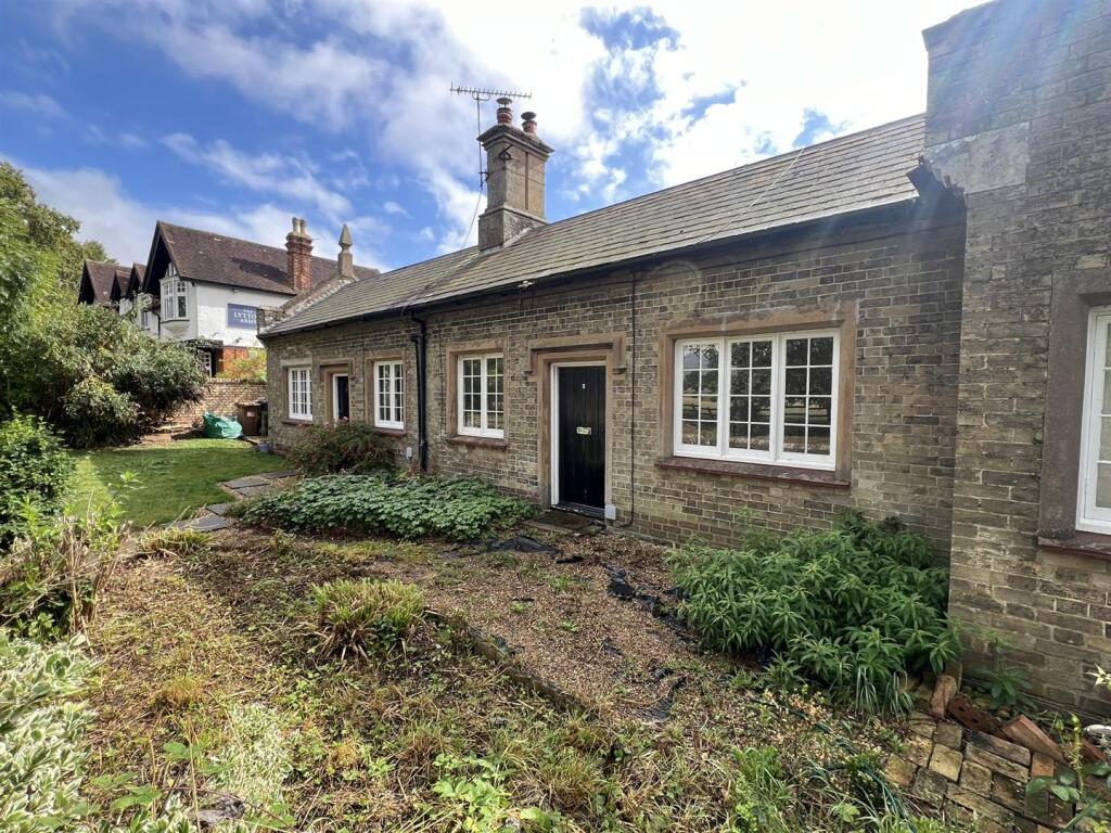 Main image of property: Almshouse, Park Lane, Old Knebworth