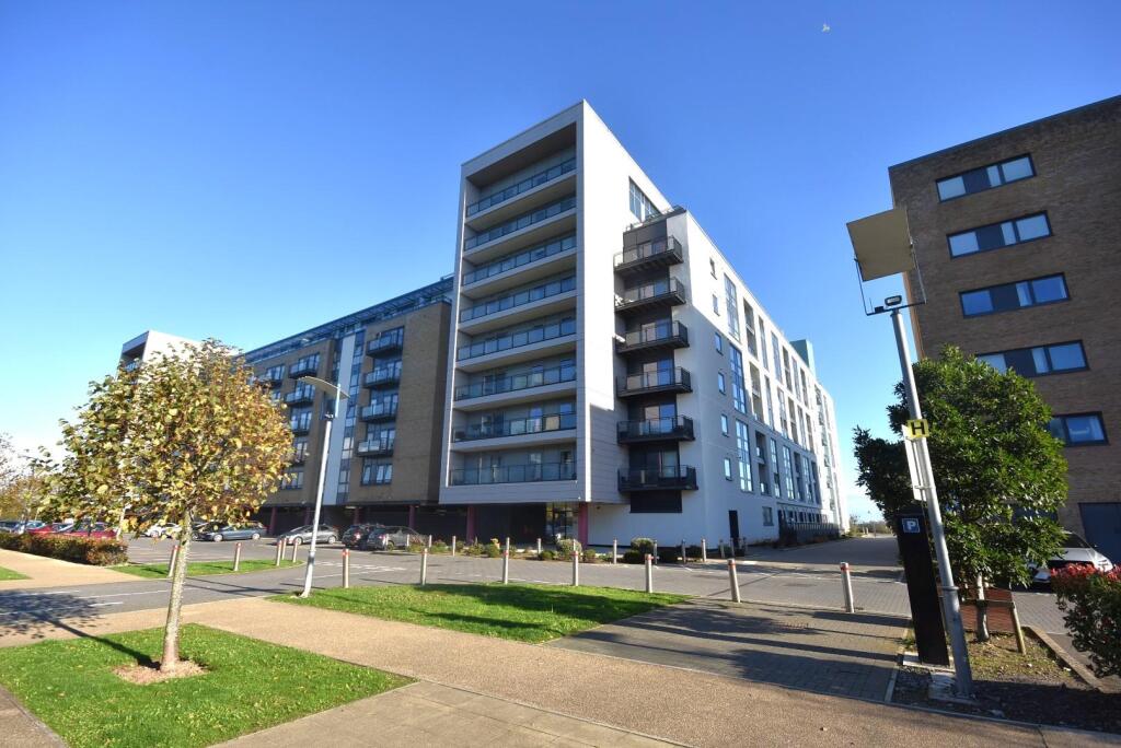 Main image of property: 5 Davaar House, Prospect Place, Cardiff, CF11 0LA