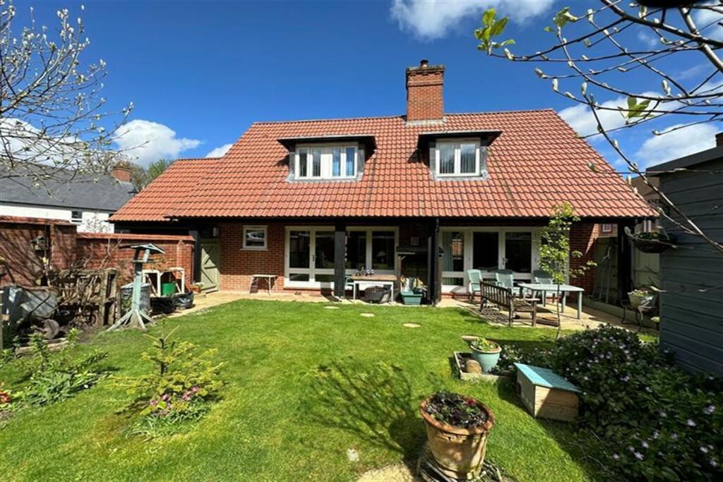 3 bedroom detached house for sale in Charlton Marshall, DT11