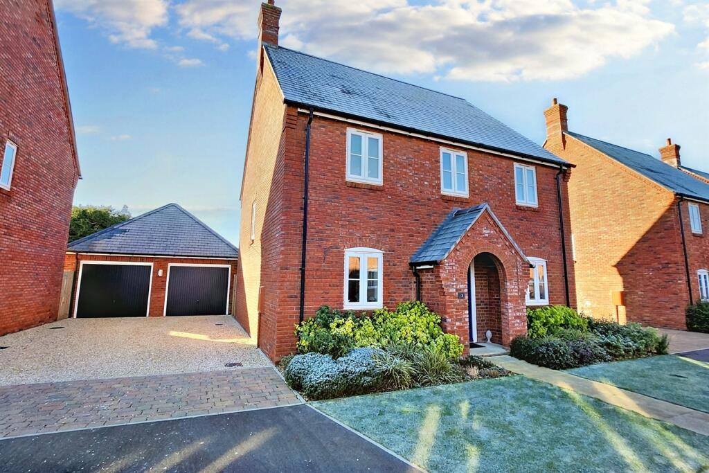 4 bedroom detached house for sale in Charminster (Dorchester), DT2