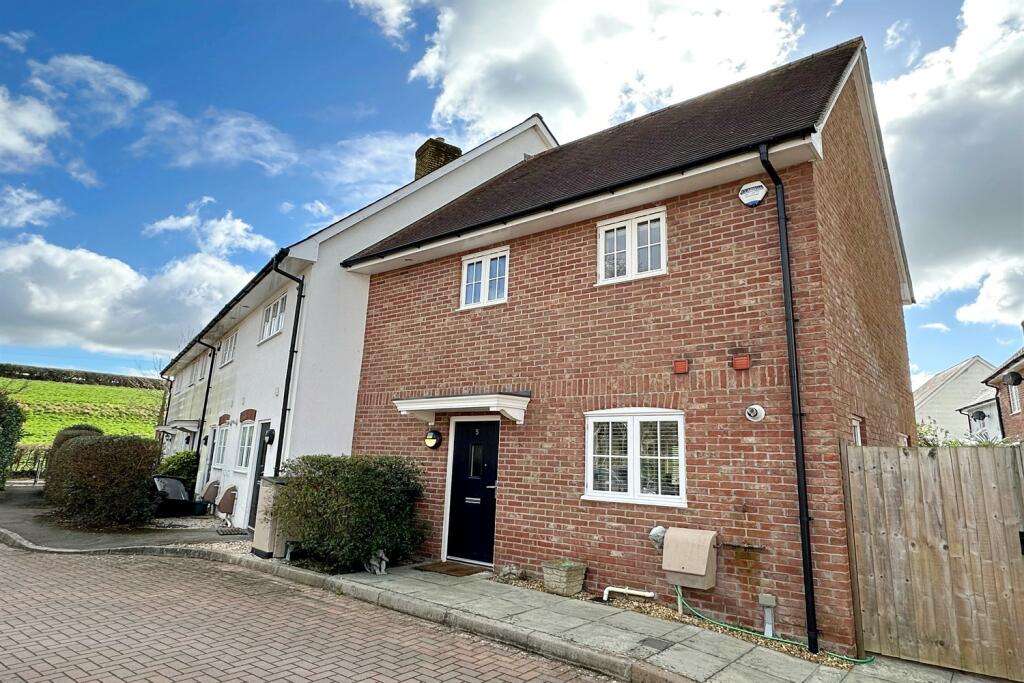 2 bedroom end of terrace house for sale in Pimperne, DT11