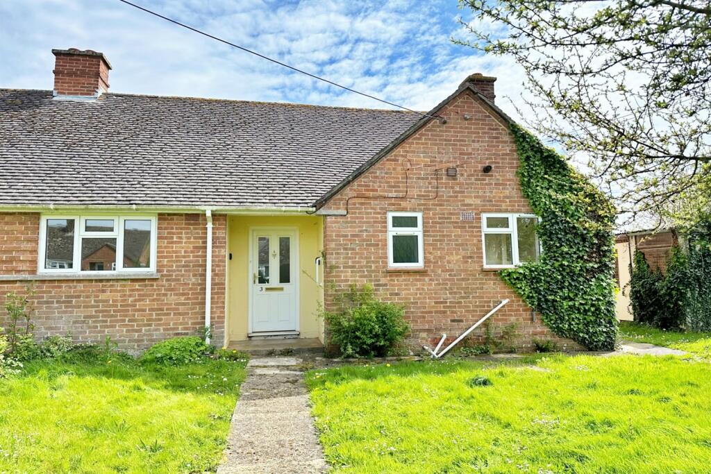 2 bedroom terraced bungalow for sale in Shapwick, DT11