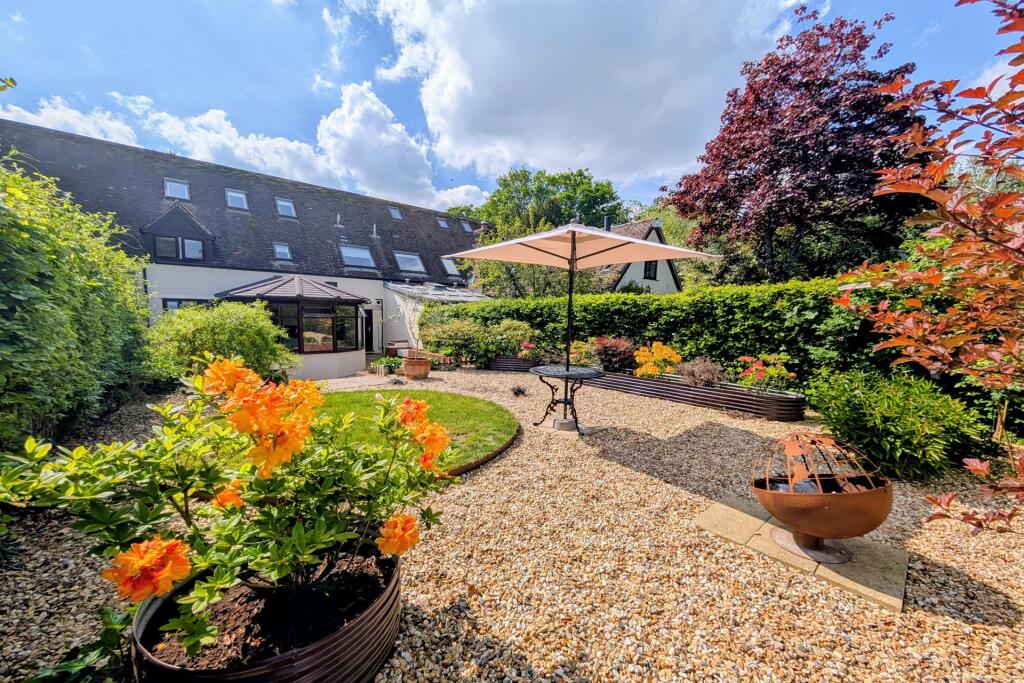 Main image of property: Farnham