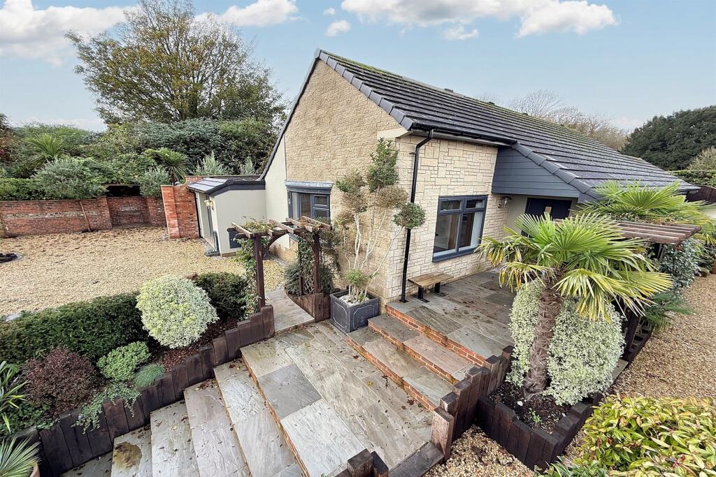 Main image of property: Spetisbury