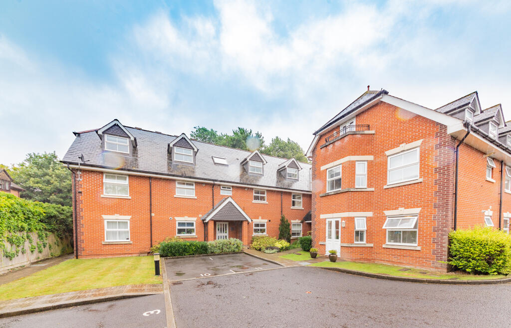 1 bedroom flat for sale in Junction Road, Andover, SP10