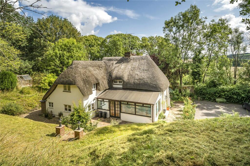 3 bedroom house for sale in Aughton, Collingbourne Kingston