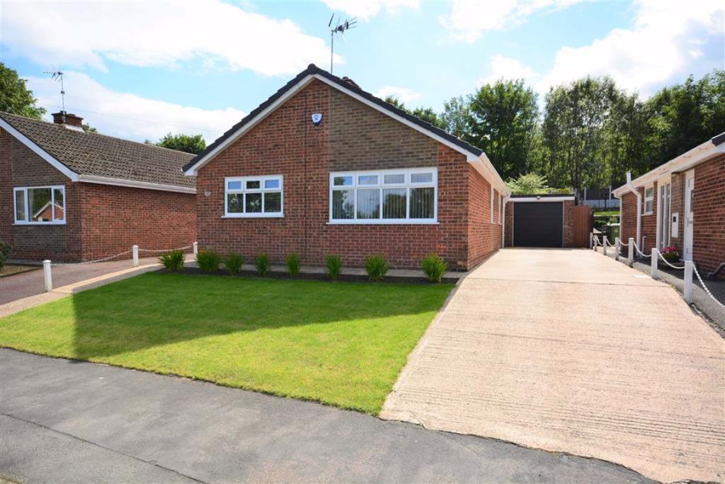 3 bedroom detached bungalow for sale in Ferrers Way, Ripley, DE5