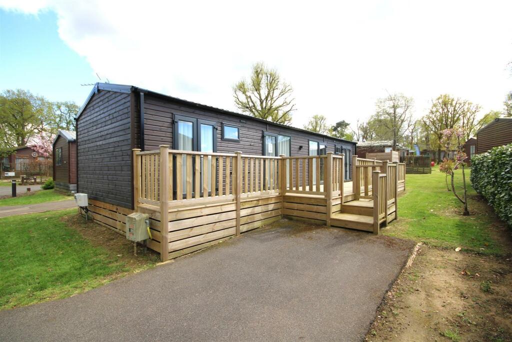 2 bedroom park home for sale in Edgerley Park, Farely Green, Guildford, GU5