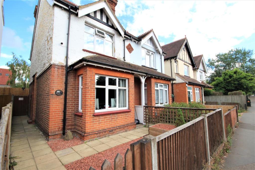 3 bedroom semidetached house for sale in Woking Road, Guildford, GU1
