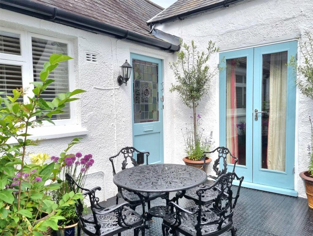 Main image of property: Stunning Two Bedroom Flat in Wells, Somerset