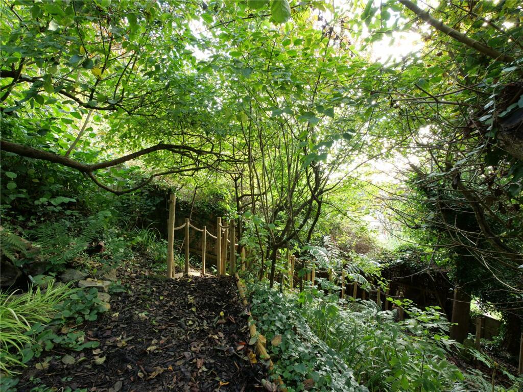 Additional property image - Hill Head, Glastonbury