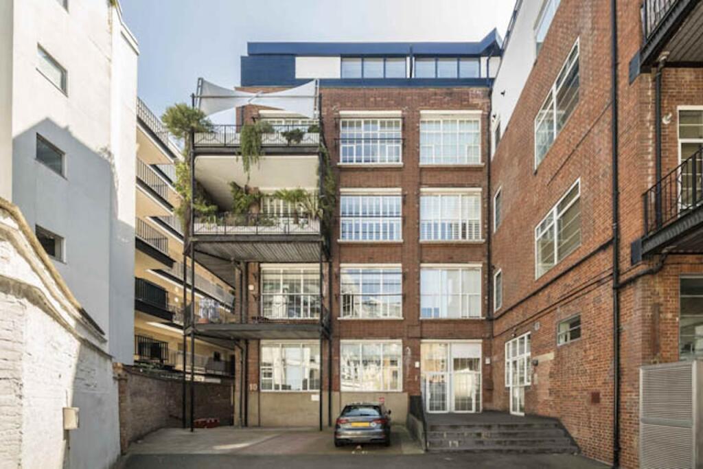 Main image of property: 1 Blue Lion Place, 237 Long Lane, London, SE1 4PU