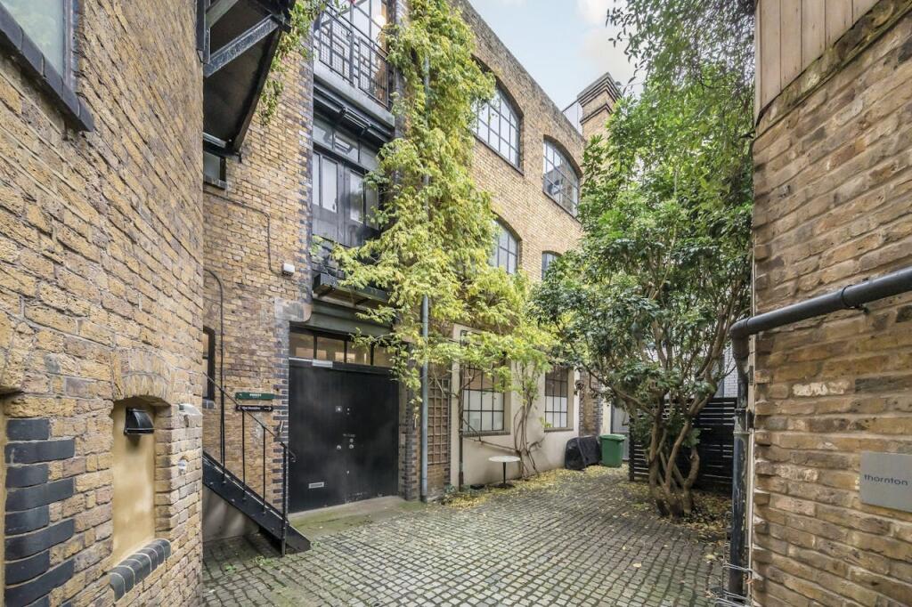 Main image of property: 10A Lant Street, London, SE1 1QR