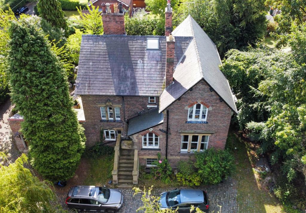 6 bedroom detached house for sale in Spital Road, Bromborough, CH62