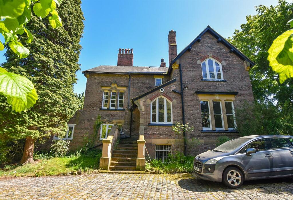 6 bedroom detached house for sale in Spital Road, Bromborough, CH62