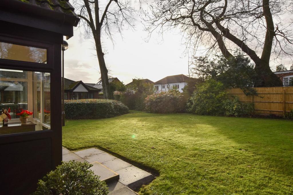 2 bedroom semidetached bungalow for sale in Bridle Park, Bromborough