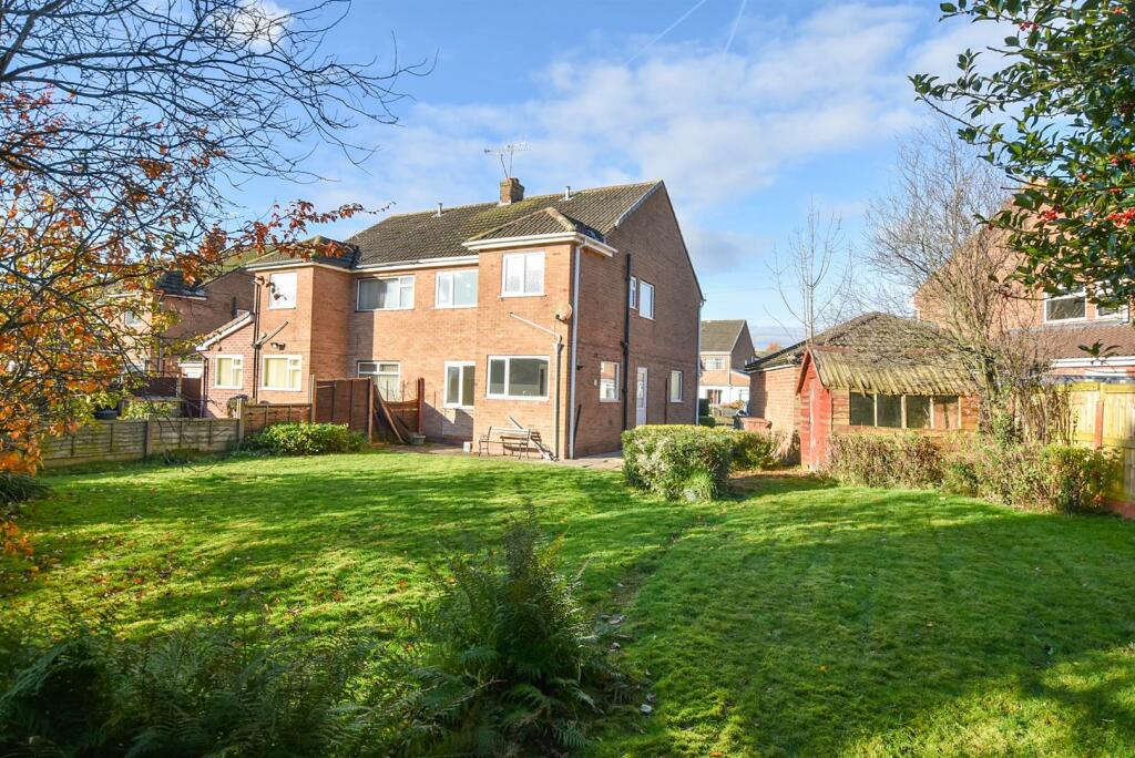 3 bedroom semidetached house for sale in Coniston Avenue, Bromborough