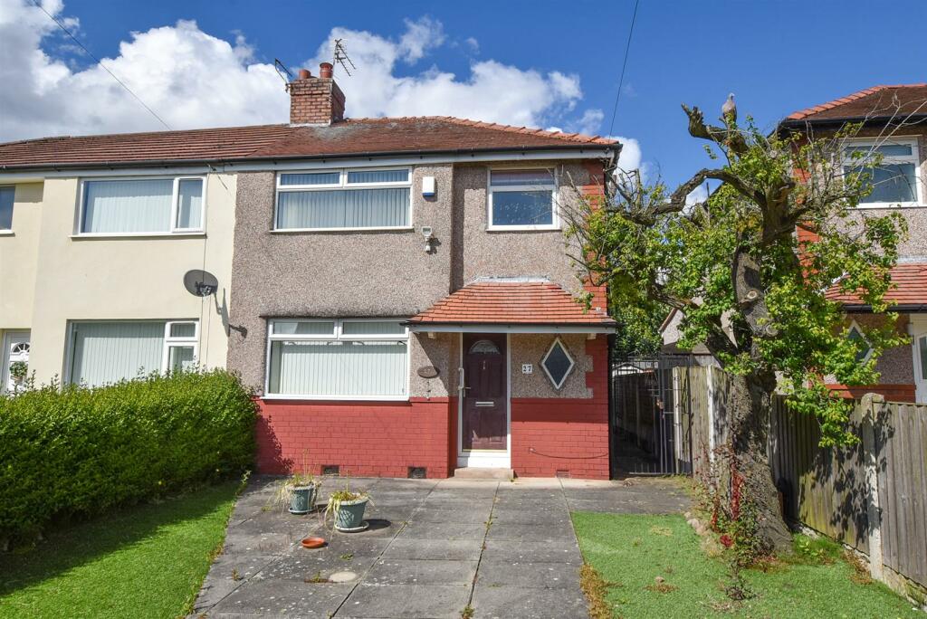 3 bedroom semidetached house for sale in Thornleigh Avenue, Eastham, CH62