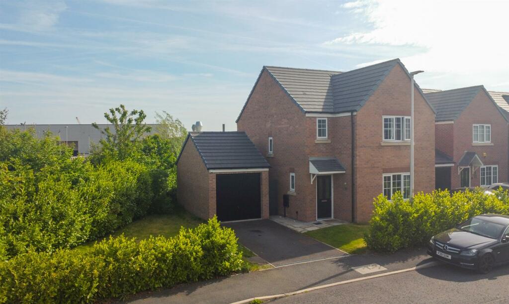 3 bedroom detached house for sale in Pool Lane, Bromborough Pool