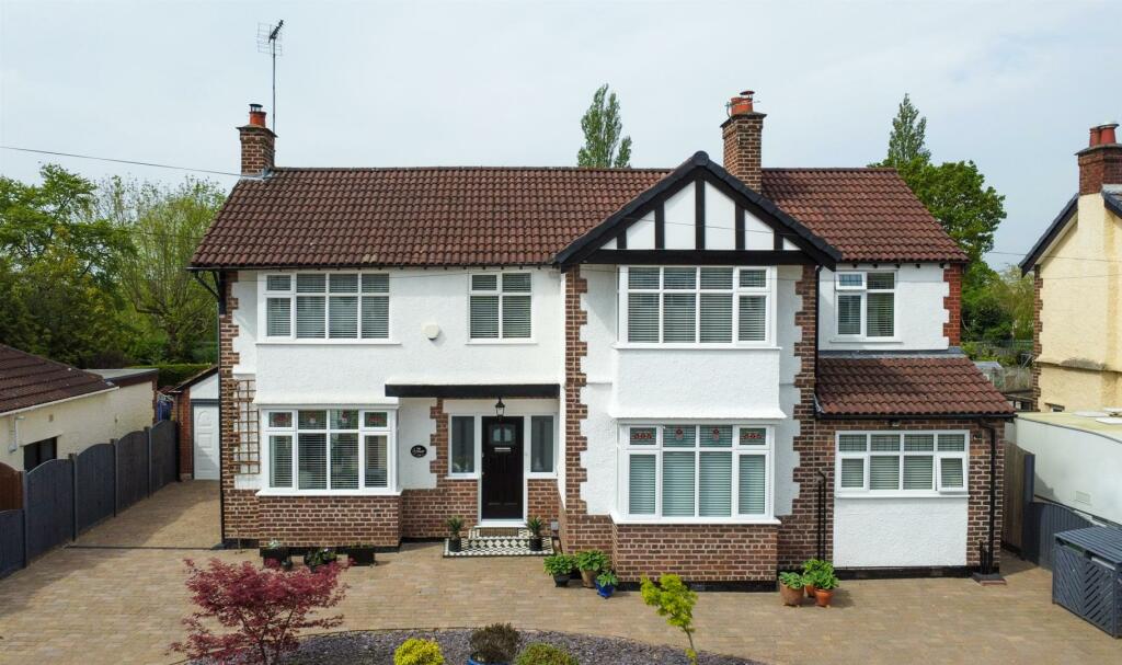 5 bedroom detached house for sale in Crossdale Road, Bromborough, CH62