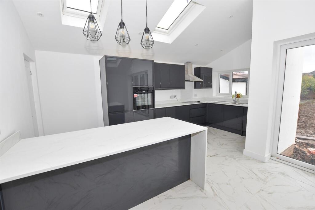 Additional property image - Greenfields Avenue, Bromborough
