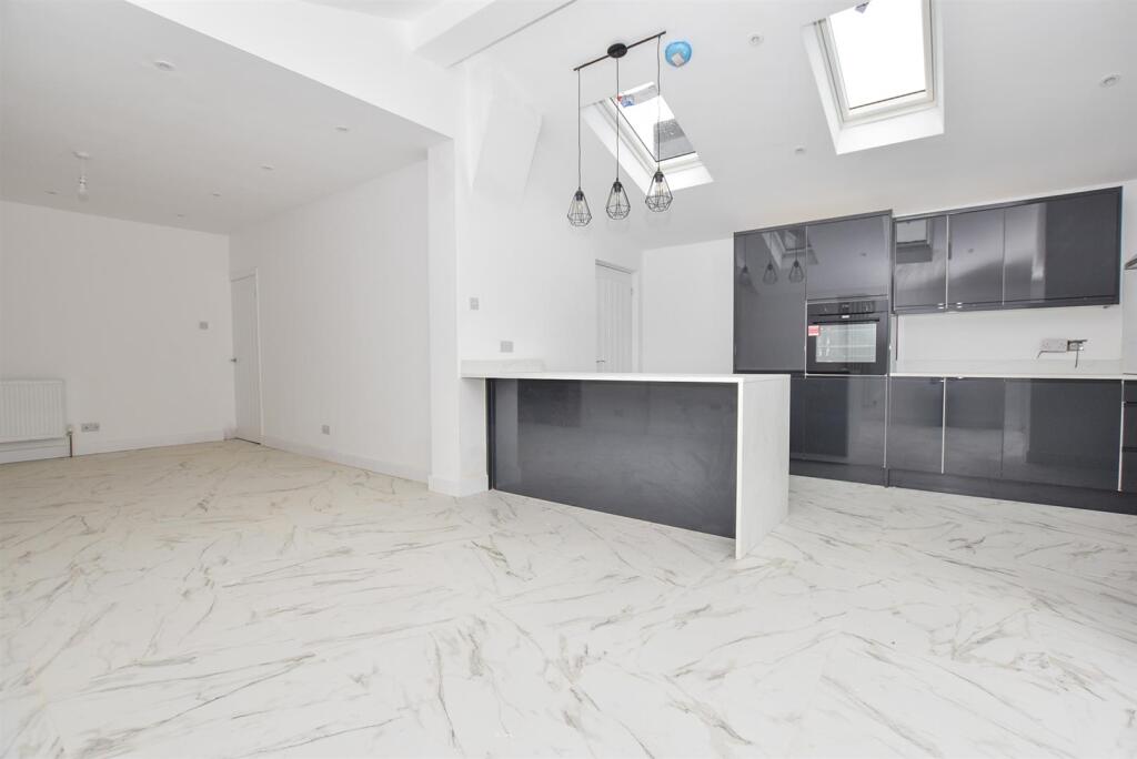 Additional property image - Greenfields Avenue, Bromborough