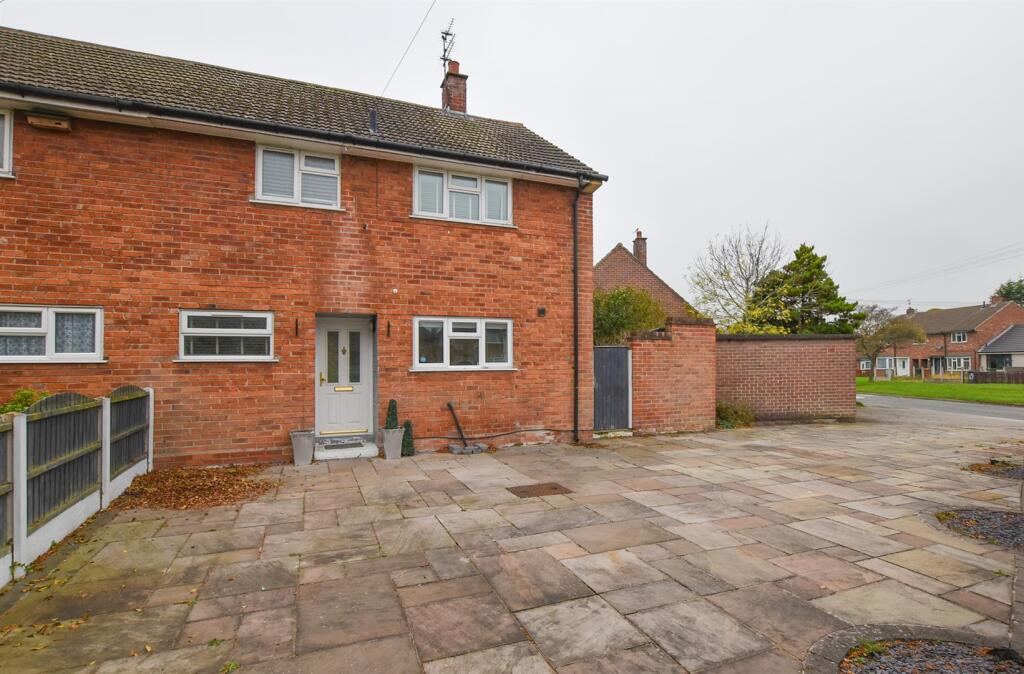 3 bedroom semi-detached house
