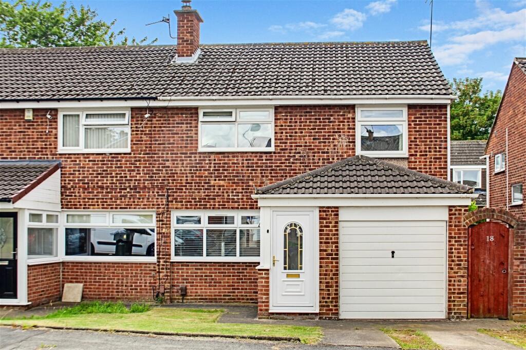 3 bedroom semidetached house for sale in Galgate Close, Marton, TS7