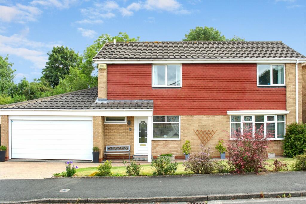 4 bedroom detached house for sale in Milfoil Close, Marton Manor, TS7