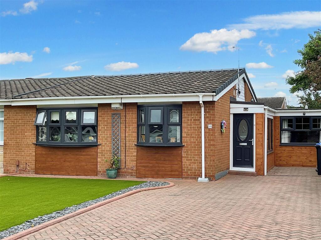 2 bedroom semidetached bungalow for sale in Birchwood Road, Marton, TS7