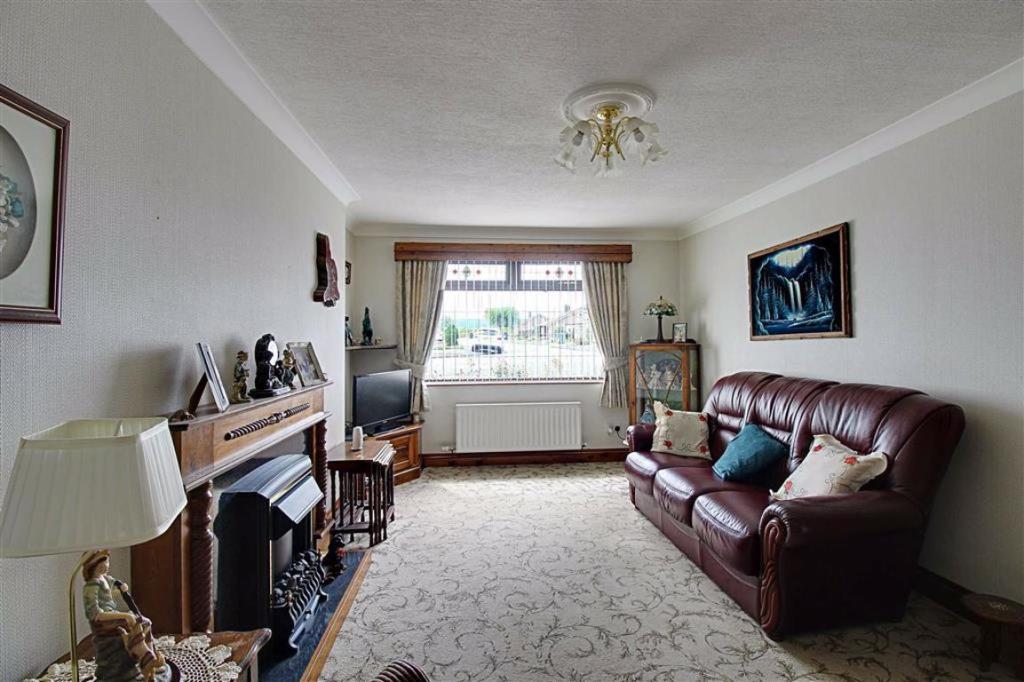 2 bedroom semidetached bungalow for sale in Angrove Close, Great Ayton, TS9