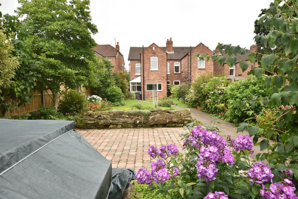 4 bedroom semidetached house for sale in Woodchurch Road, Prenton, CH43