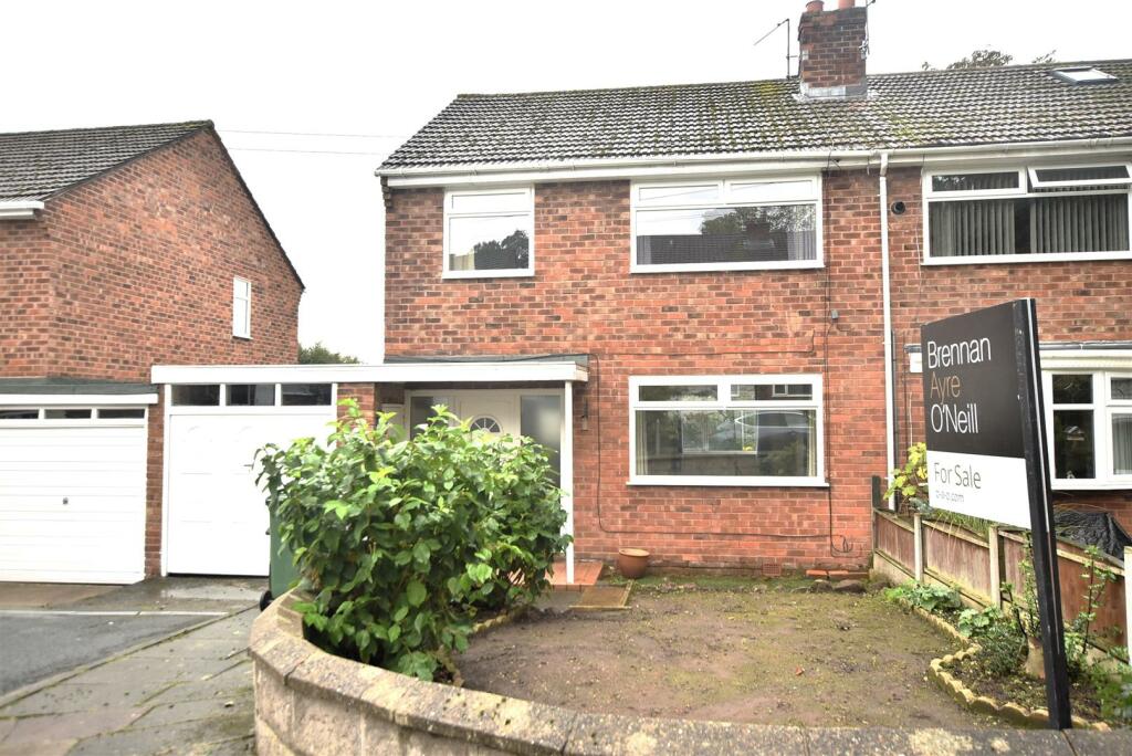 3 bedroom semidetached house for sale in Dudley Close, Prenton, CH43